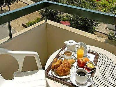 Les Chemins Francis - Modern Hotel Bagnols-les-Bains Dış mekan fotoğraf