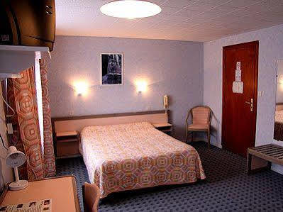 Les Chemins Francis - Modern Hotel Bagnols-les-Bains Dış mekan fotoğraf